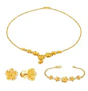 Hình ảnh cầm trang sức kim cương 1